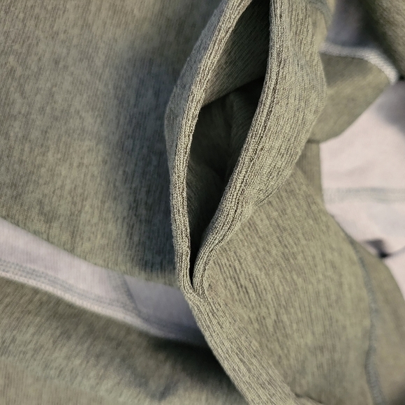 Outdoor Voices Two Toned Warmup 3/4 Leggings - Picture 9 of 9